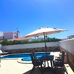 Con Piscinas Privadas Junto Al Mar