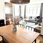 Con Piscinas Privadas Junto Al Mar Dom wakacyjny Cala en Bosch