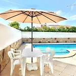 Dom wakacyjny Con Piscinas Privadas Junto Al Mar Cala en Bosch