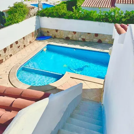 Con Piscinas Privadas Junto Al Mar