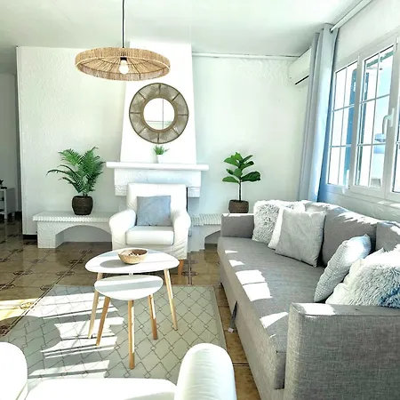 Con Piscinas Privadas Junto Al Mar *