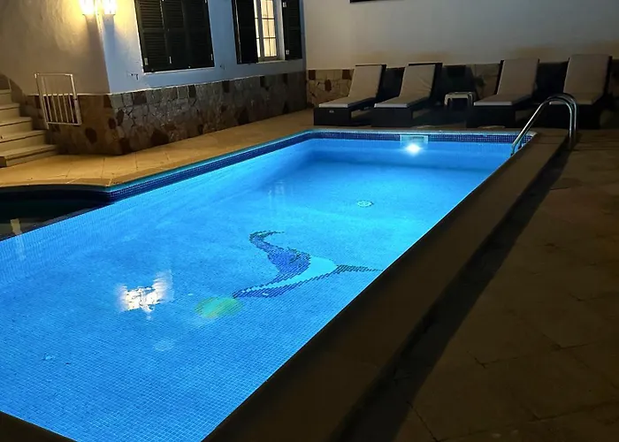 Con Piscinas Privadas Junto Al Mar Tatil Evi