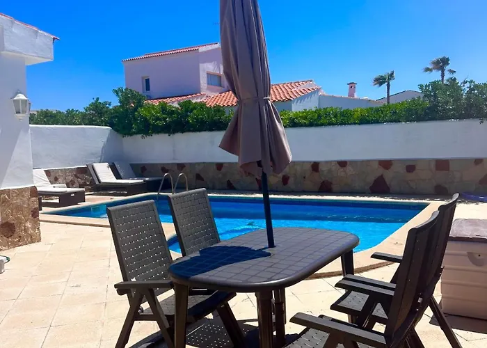 Con Piscinas Privadas Junto Al Mar