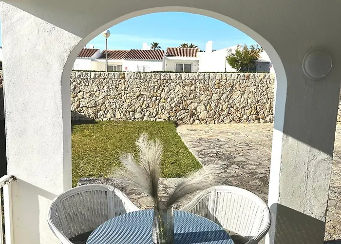 Con Piscinas Privadas Junto Al Mar Tatil Evi Cala en Bosch