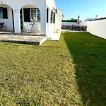 Con Piscinas Privadas Junto Al Mar Дом отдыха