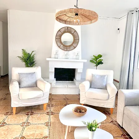 Holiday home Con Piscinas Privadas Junto Al Mar