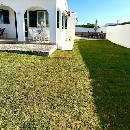 Con Piscinas Privadas Junto Al Mar Holiday home