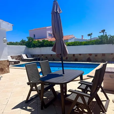 Con Piscinas Privadas Junto Al Mar