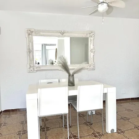 度假居 Con Piscinas Privadas Junto Al Mar 卡兰博希