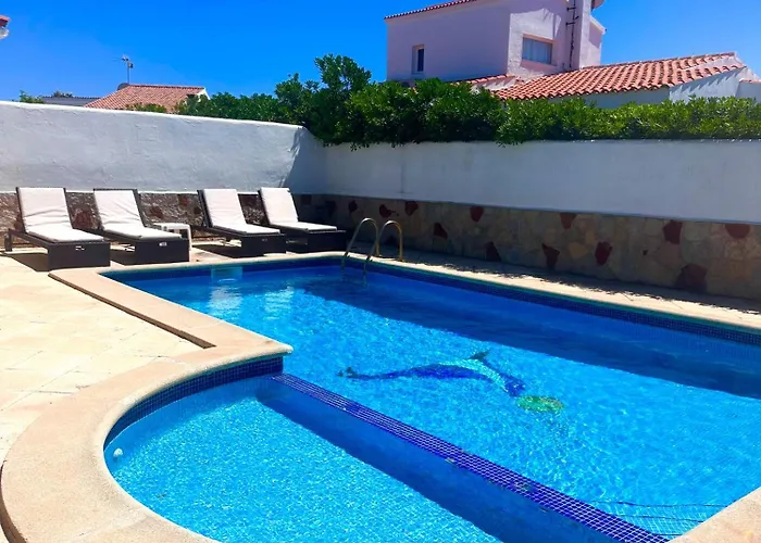 Con Piscinas Privadas Junto Al Mar Hébergement de vacances *