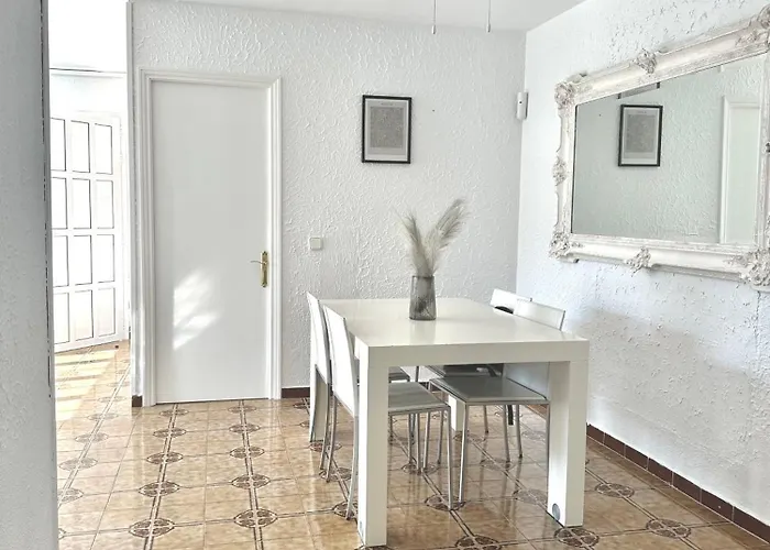 Con Piscinas Privadas Junto Al Mar קאלאן בוש