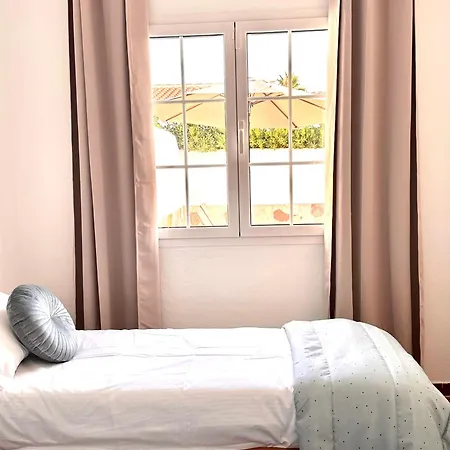 Prázdninový dům Con Piscinas Privadas Junto Al Mar *